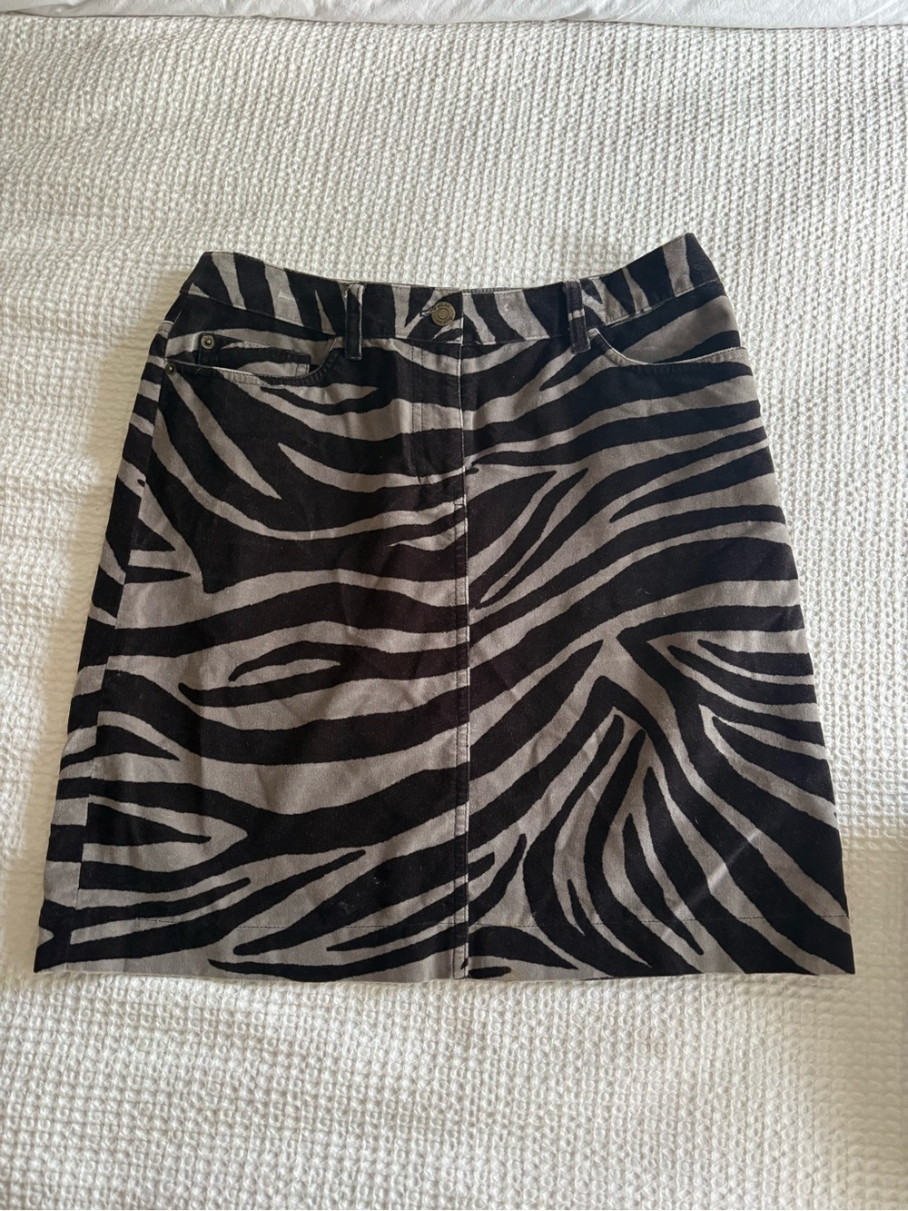 Boden Velvet Black and Gray Zebra-Print Mini Skirt - size 6
